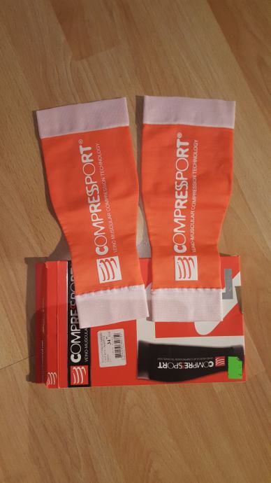 NOVI Compressport stezniki za meča