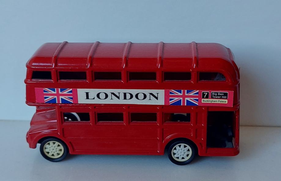 AVTOMOBILČEK ŠILČEK LONDON BUS