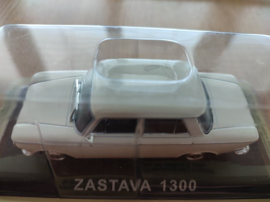 Avtomobilček Zastava 1300 zapakiran + revija Jugoslavija retro vintage