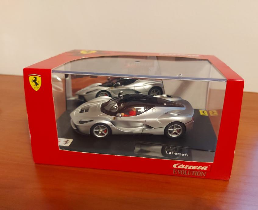 CARRERA EVOLUTION LAFERRARI AVTOMOBILČEK MODEL FERRARI