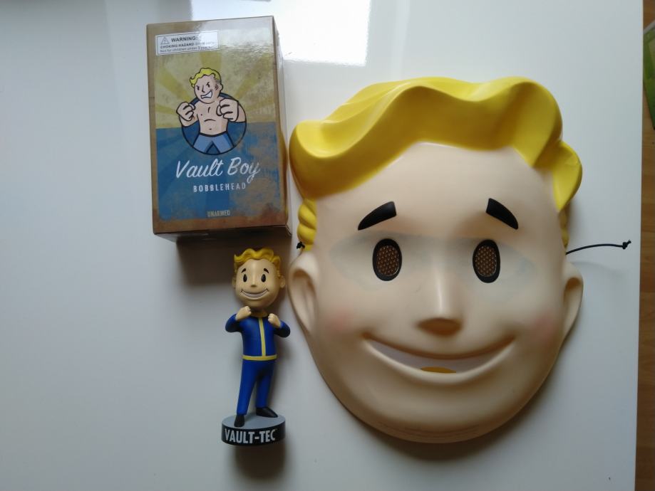 Fallout Vault Boy Bobblehead UNARMED figura + Vault Boy Maska