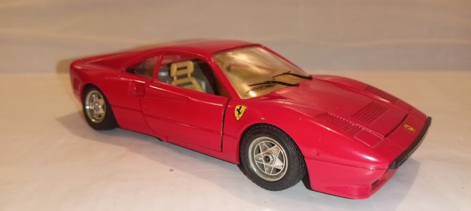 Ferrari 1:24