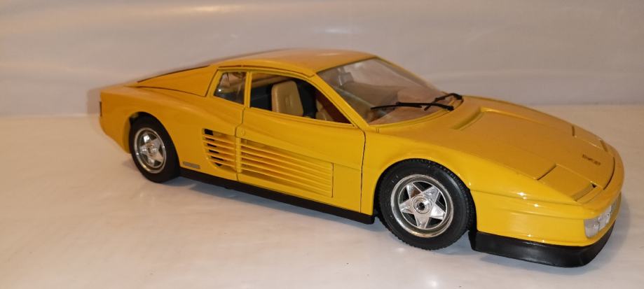 FERRARI - TESTAROSSA 1984
BURAGO
1:18