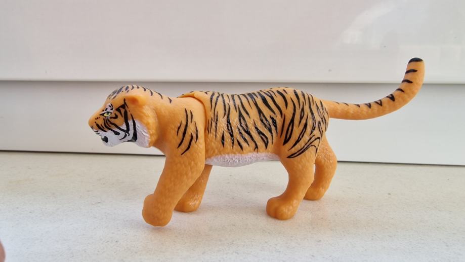 Kinder maxi natoons tiger menjam