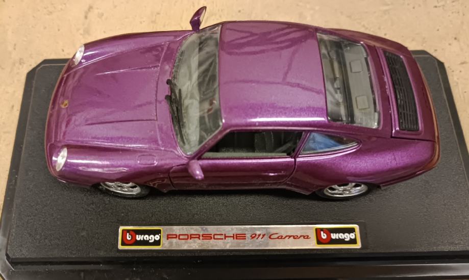 Porsche 911 Carrera Bburago 1:24