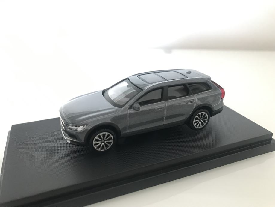 Volvo v90 Cross Country