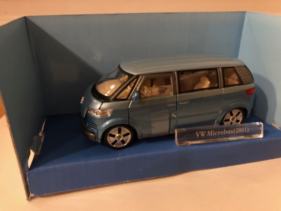 VW Microbus (2001), moder - 1:43 - Cararama