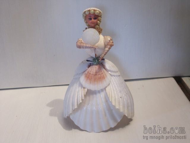 Dama iz školjk-leta 80-18 cm x 12 cm-odlično ohr.