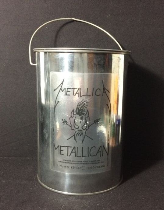 METALLICA METALLICAN (CD + VHS + T-shirt)